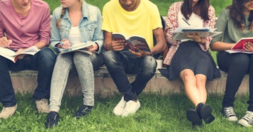 Alfabetização e letramento de jovens e adultos